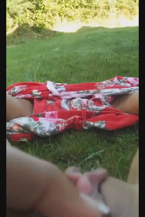 ....outdoor pussy rubbing