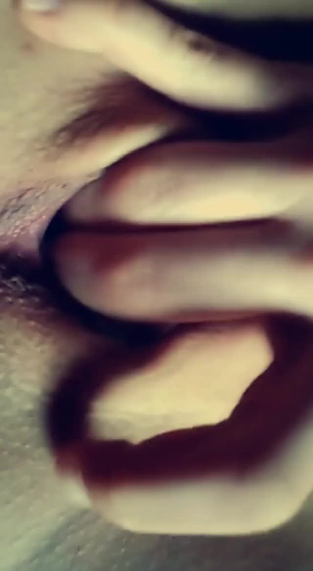 Cum on my pussy lips Daddy....