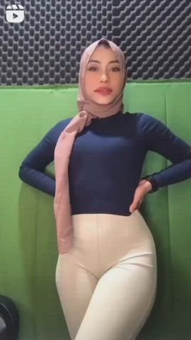 arab asian ass big ass cute hijab lipstick thick tight clip