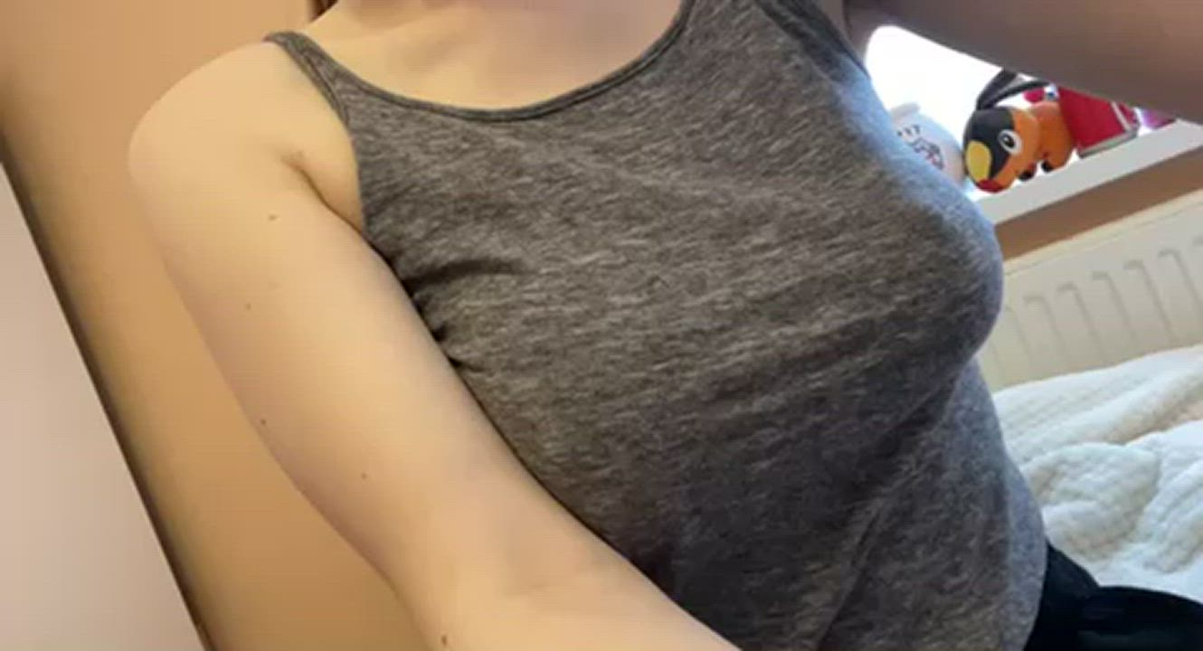 5ft nerdy college student with natural tits, smash or pass? (Oc drop)