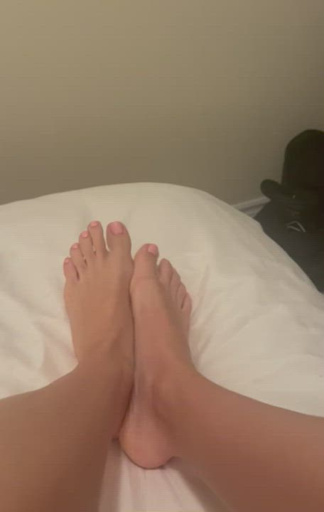 I got a pink pedicure for my first foot post! 😙
