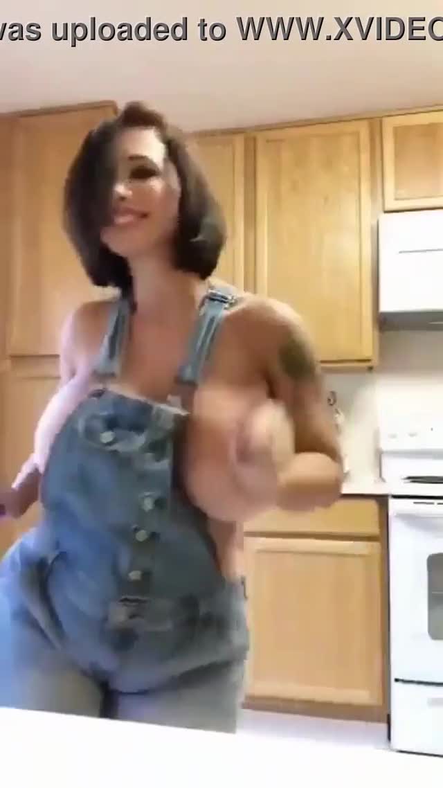Dancing Tits clip