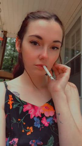 Such a beautiful day yesterday to sit outside and have a smoke 🥰💗
