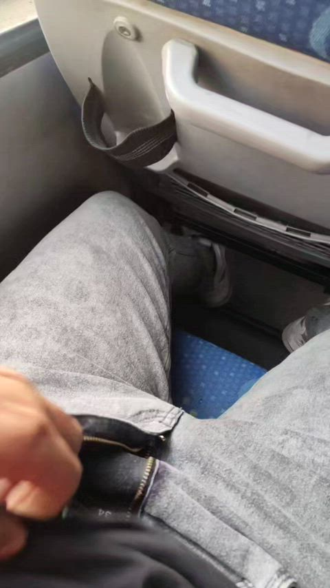 Got hard in the bus M(20)