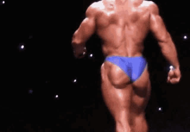 Bodybuilder Bubble Butt Flashing Gay clip