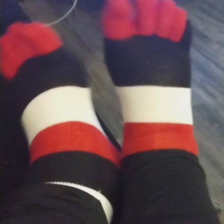 Loving some new toe socks!! [OC]