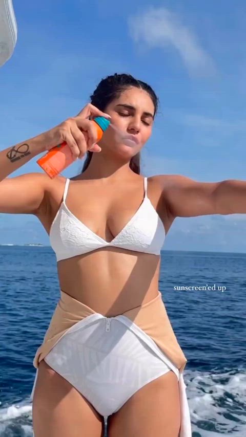 bikini bollywood cleavage natural tits r/bodyshots just-boobs thick-booty clip