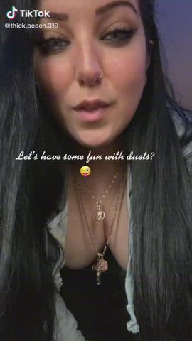 amateur big tits cleavage homemade motorboating tiktok clip
