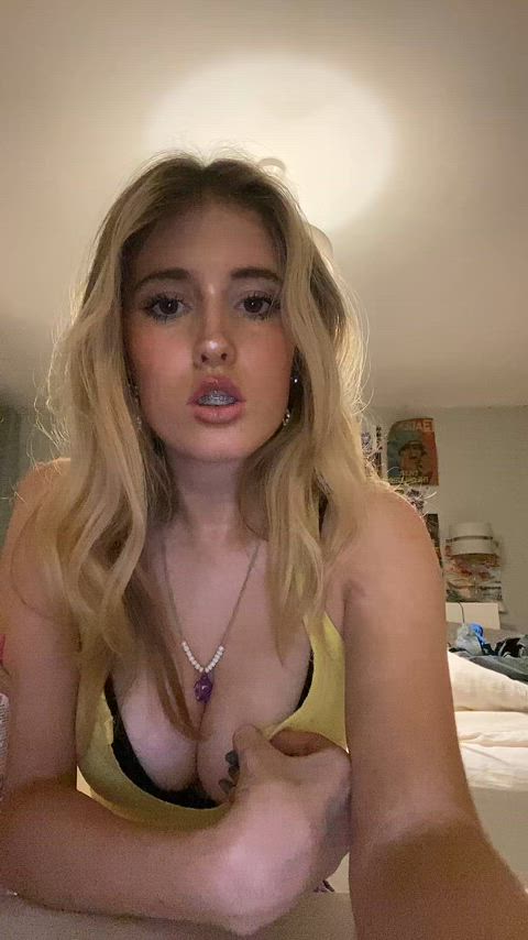 braces cleavage tiktok real-girls-on-tiktok clip