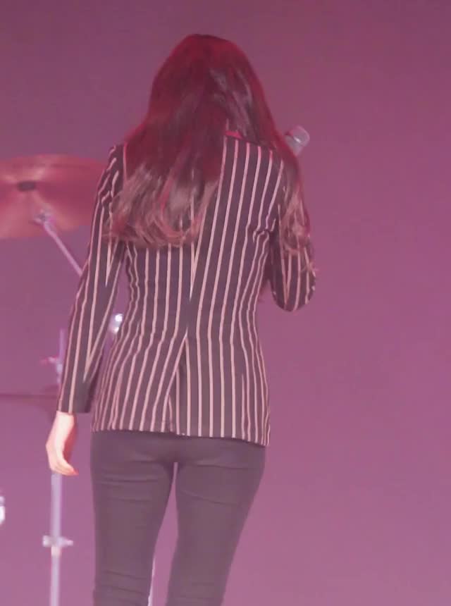 Red Velvet Joy: Happiness From Behind