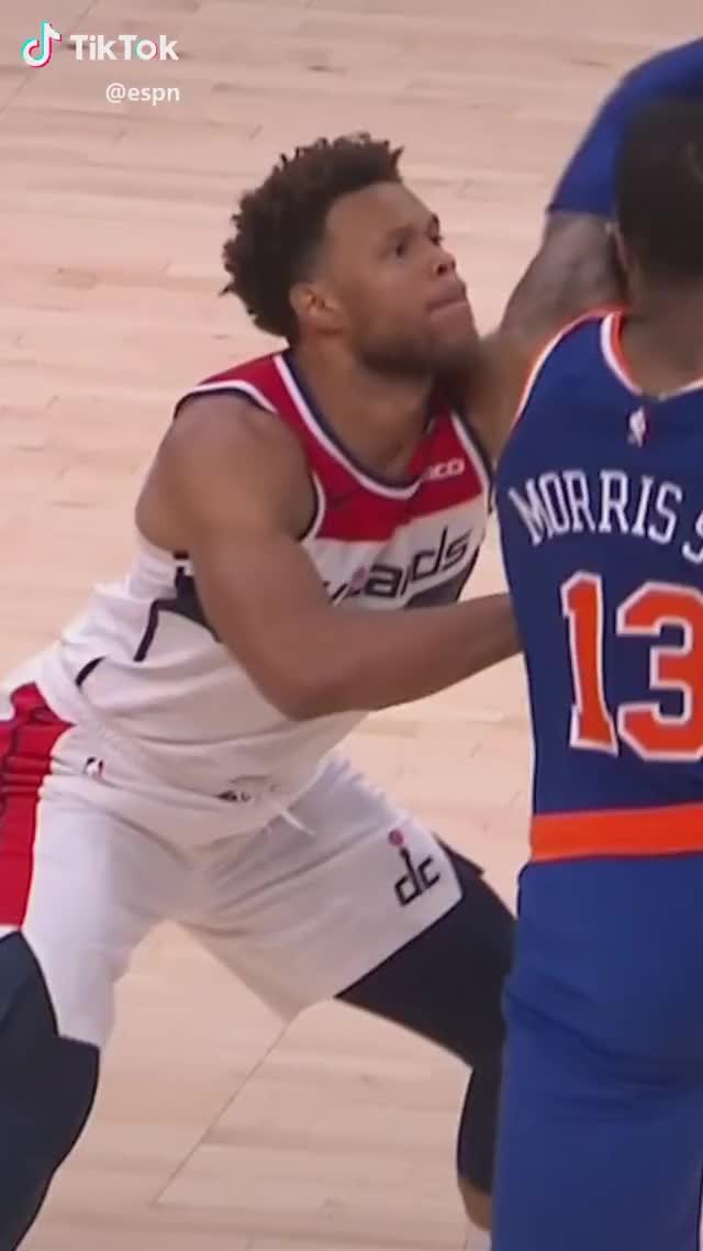 IN THE FACE ?? #nba #sports #ouch