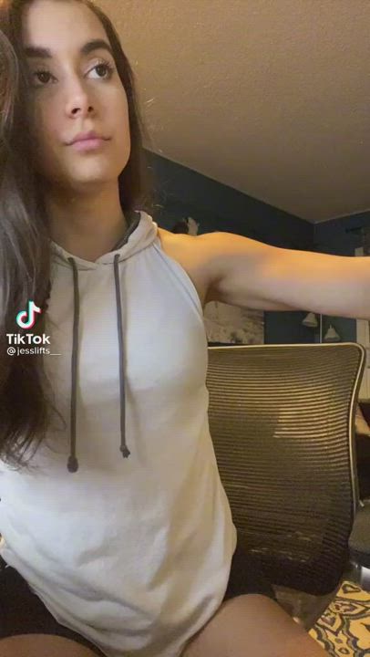 Fitness Muscular Girl TikTok clip