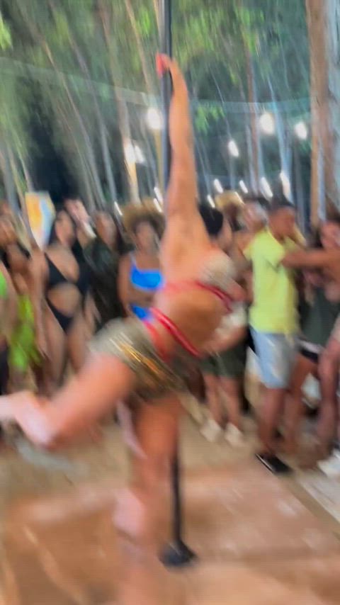 ass big ass big tits brazilian celebrity dancing exhibitionist muscular girl pole