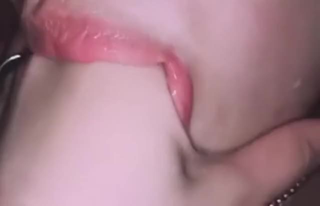 Sloppy Tongue spit fingering