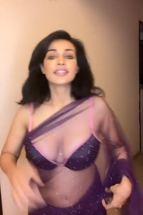 bollywood boobs desi milf saree clip