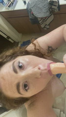 I love sucking cock and squirting 💦