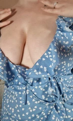 areolas big tits boobs huge tits natural tits nipples onlyfans pale tiktok titty