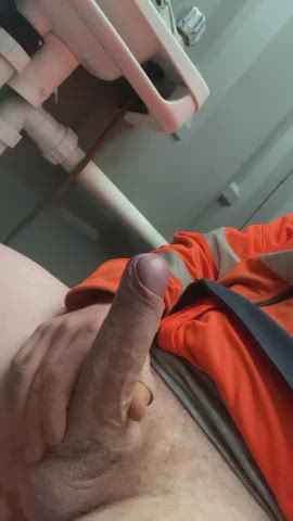 Jerking off during work hours 👌🏼