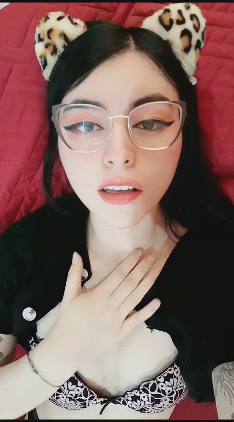 Looking for a pretty face to fuck ? I wait for you on Chaturbate ♥