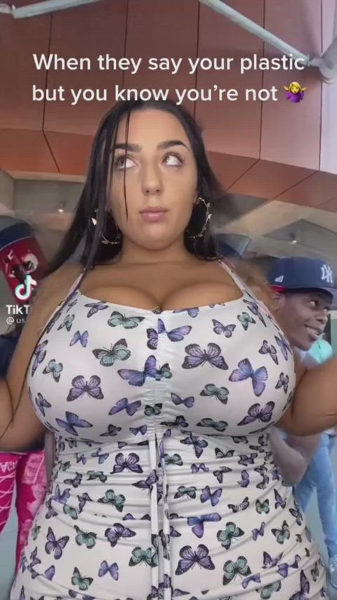 busty cleavage huge tits clip