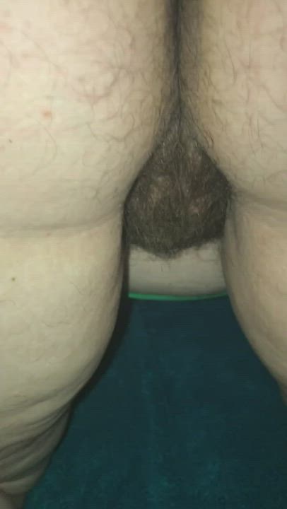 Rear view piss of wifey on all fours back in June of 2019 when she was 7 months preggo.