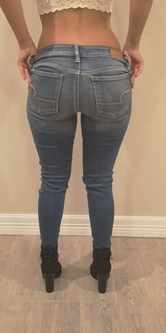 Amateur Big Ass Homemade Hotwife Jeans Jiggling clip