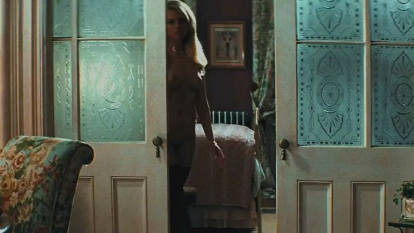 Blonde Margot Robbie Skinny clip