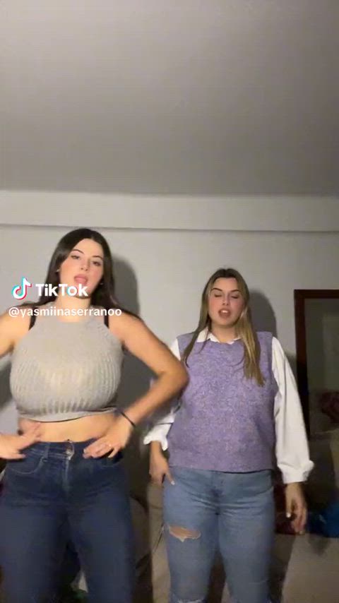 body clothed curvy dance huge tits latina teen tight tiktok curvy-chicks clip