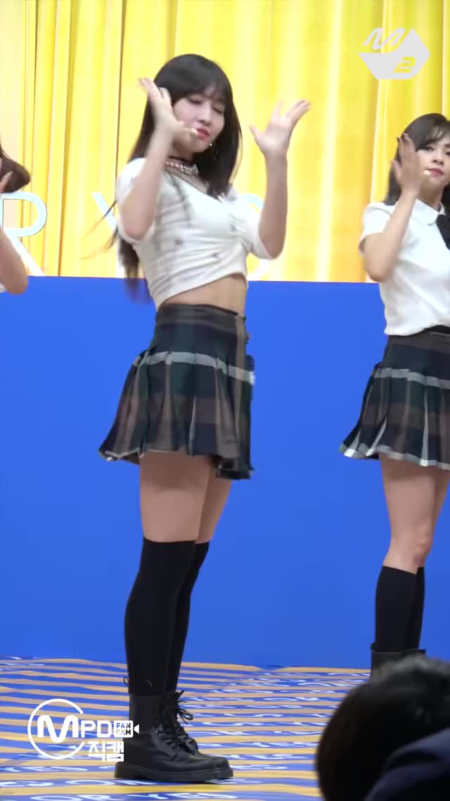 momo's hair flip 1