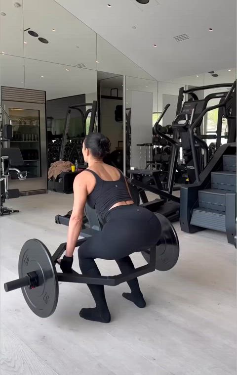 Kim K Gym Squats