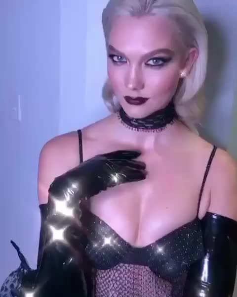 Karlie Kloss clip