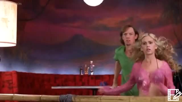 Isla Fisher bouncy boobs hot.
