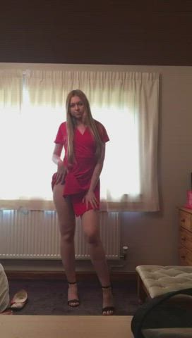 Cute blonde taking off red dress + full video in the comments