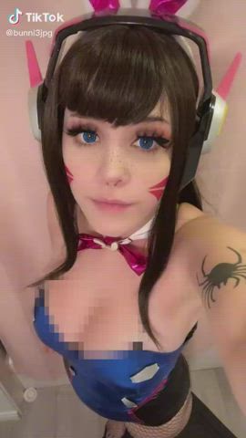 Big Tits Cleavage Gamer Girl Tease Teasing TikTok clip