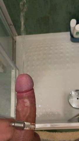 first time pissing with my cockring on 🌹 hope u enjoy
