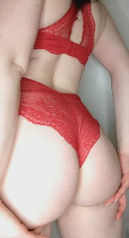 I just feel beautiful in this red underwear [f]