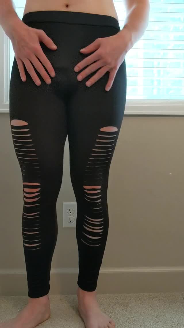 Yoga pants ass