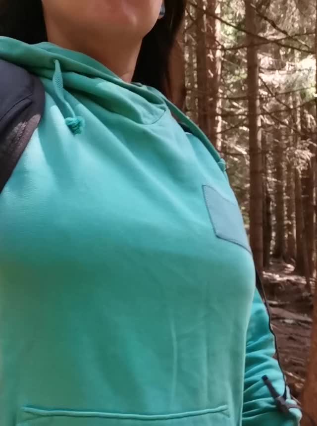[GIF] [OC] So many hikers I had to be realy careful for them not to see my boobs