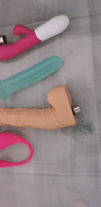 Slowly growing my dildo and fuck machine attachment collection 😍