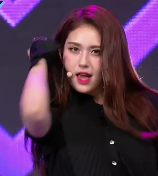 [Debut Stage] 190620 SOMI 4