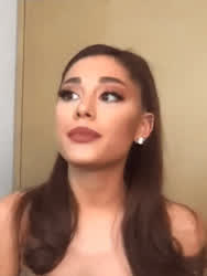 Ariana Grande Fake Pussy Lips clip