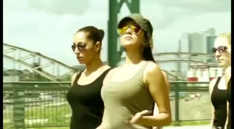 kajal Agarwal bouncing boobs
