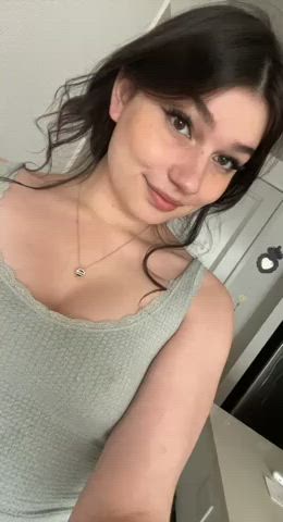 Do you think tiny tits can be as sexy as big boobs?🥰 [22]