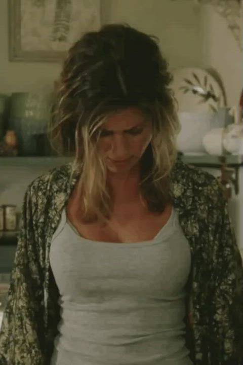 busty jennifer aniston sexy clip