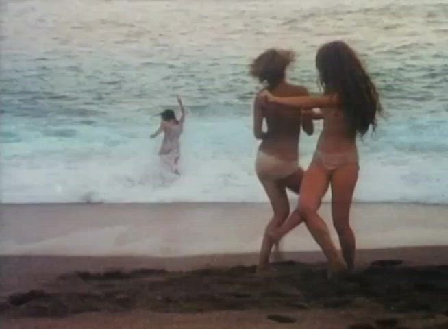 Patricia Mayers & Tina Romero - Mujeres salvajes (MX1984) (2/4) - Martial arts