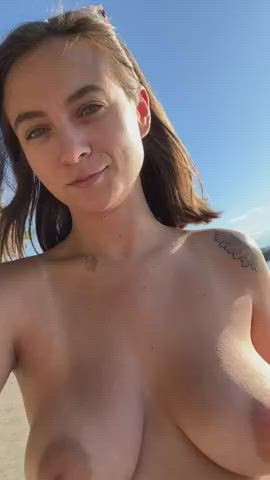 beach boobs huge tits clip