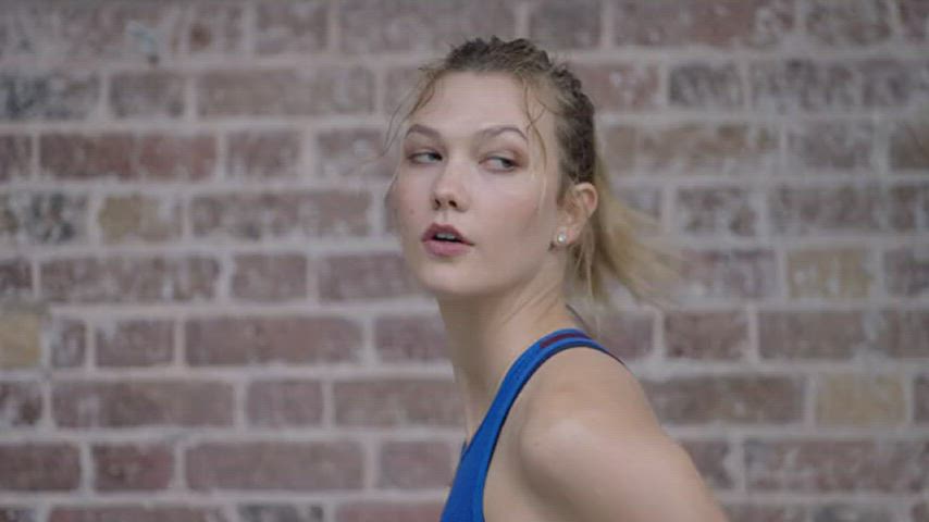 karlie kloss yoga yoga pants clip