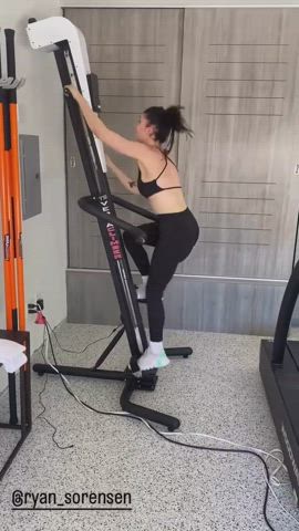 Kaley Cuoco Spandex Workout clip