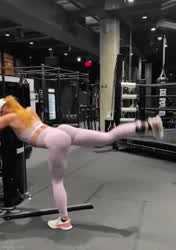 Summer Rae working out her ass in super tight pants is getting me super hard. Makes