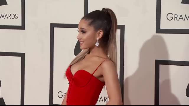 Ariana Grande - (02.15.16) 58th Annual Grammy Awards Red Carpet